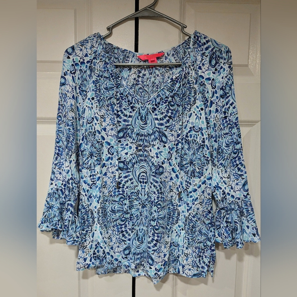 Lilly Pulitzer Blue and White Patterned Blouse